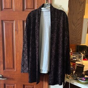 Maggie Barnes Black and White Open Front Blouse